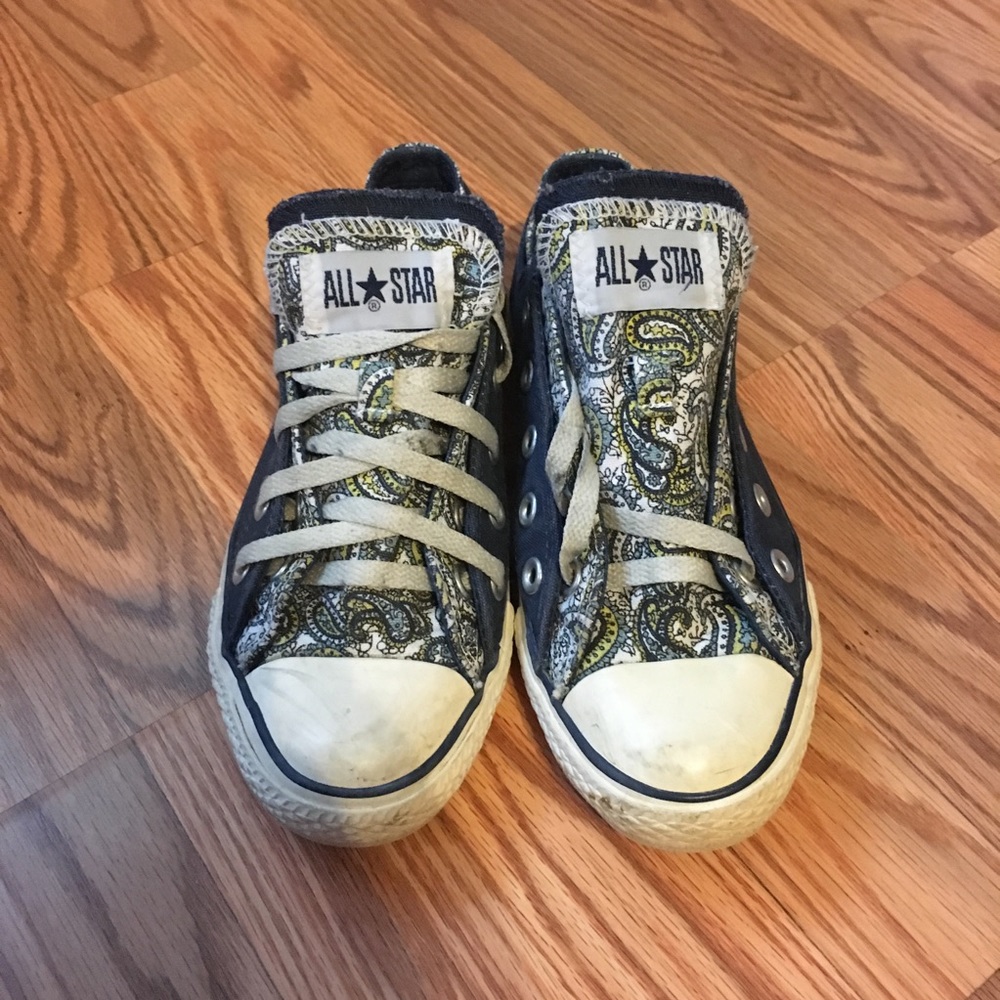 Converse women’s size 6